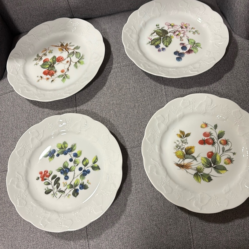 Vintage Dansk x Lierre Sauvage Limoges Set of 4 Embossed Porcelain Plates